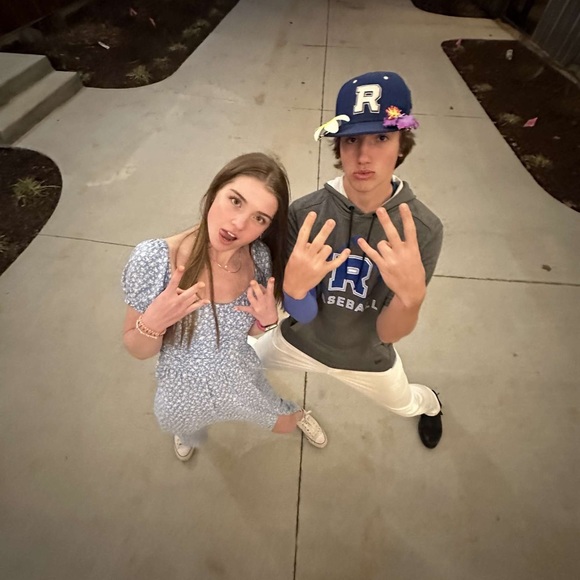 Meet your Posher, Ava - Picture 5 of 6